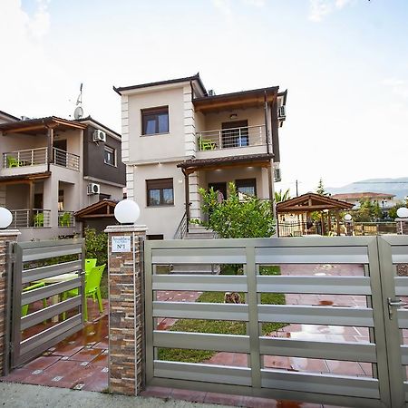 Αmalia Lux Villas Vrasná Kültér fotó