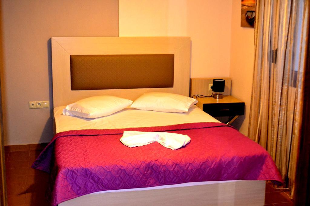 Αmalia Lux Villas Vrasná Szoba fotó