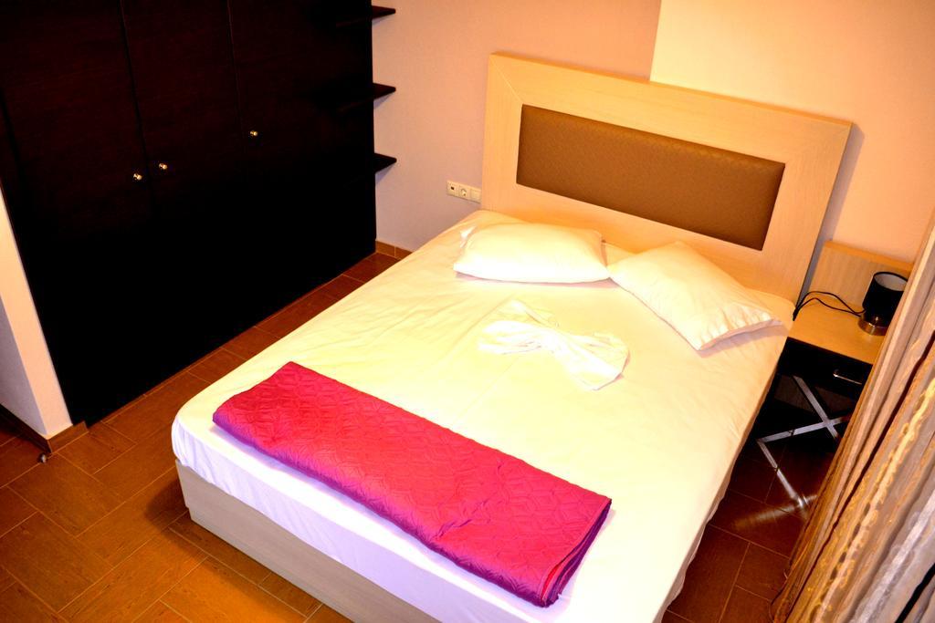 Αmalia Lux Villas Vrasná Szoba fotó